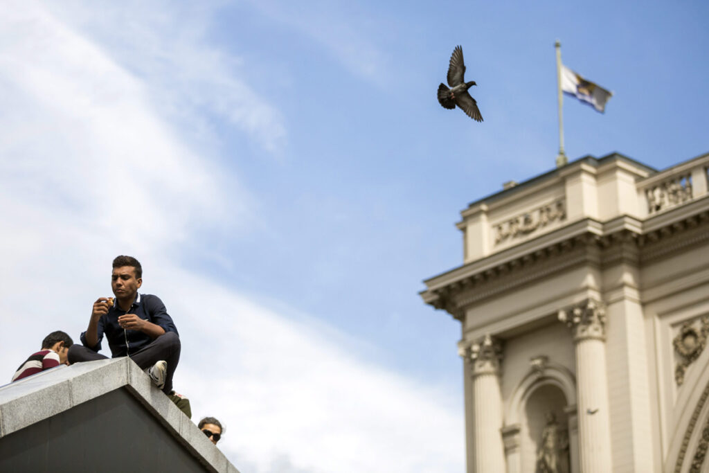 Illegális bevándorlás – Migránsok a Keleti pályaudvarnál