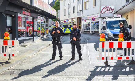 Lo Stato islamico ha rivendicato l’attacco con coltello in Germania