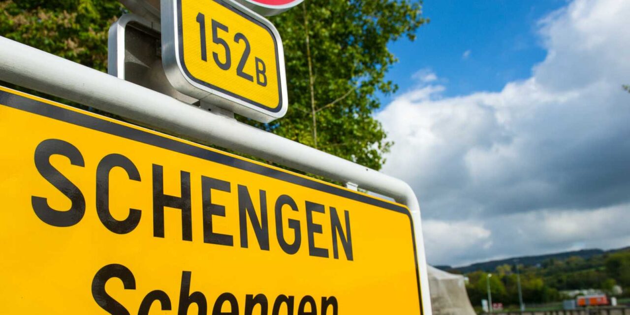 Schengen ist abgelaufen, aber keine Sorge, auf seinem Grab werden Blumen und Teddybären liegen