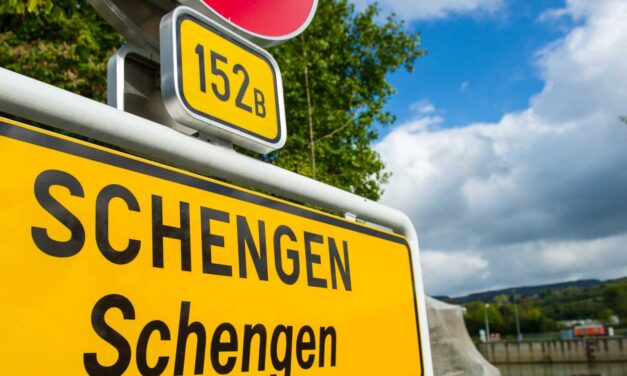 Schengen has expired, but don&#39;t worry, there will be flowers and teddy bears on his grave