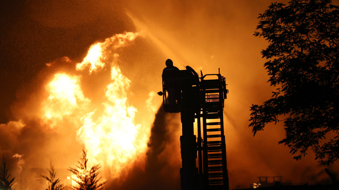 Das medizinische Zentrum des Höhlenbades von Miskolctapolca brannte in riesigen Flammen