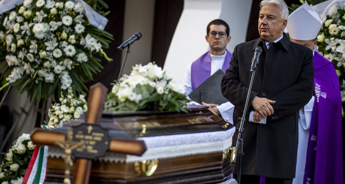 János Árpád Potápi was buried