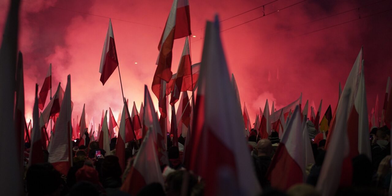 Suwerenność i jedność narodowa - Setki tysięcy ludzi wzięło udział w marszu z okazji Święta Niepodległości w Warszawie