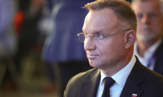 Andrzej Duda także nie wierzy w praworządność Tusków