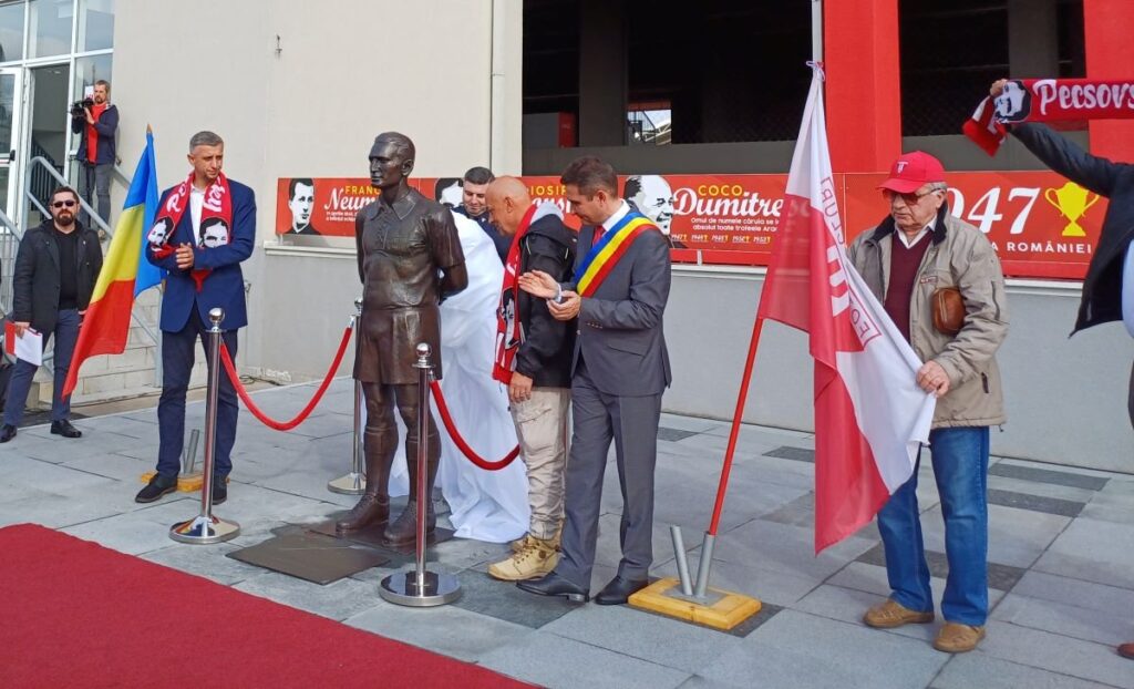 Inaugurazione della statua ad Arad, Romania