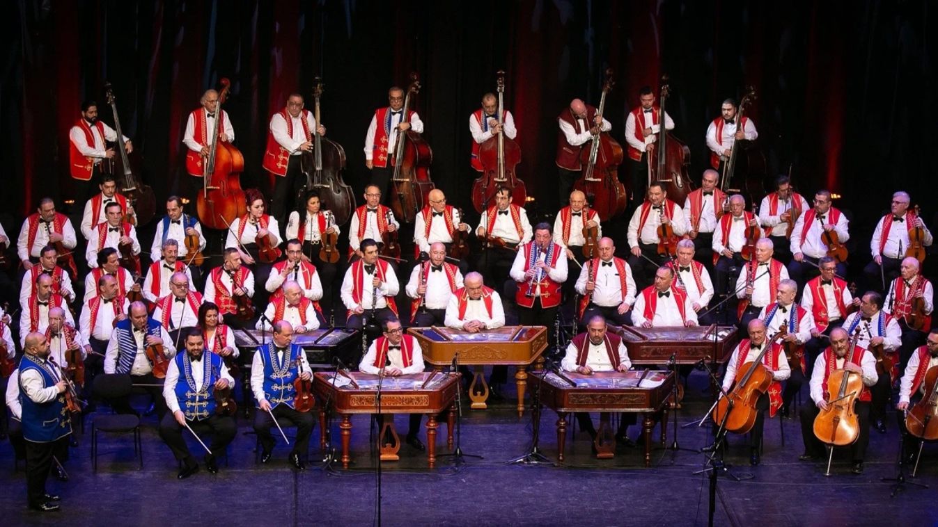 100 Tagú Cigányzenekar