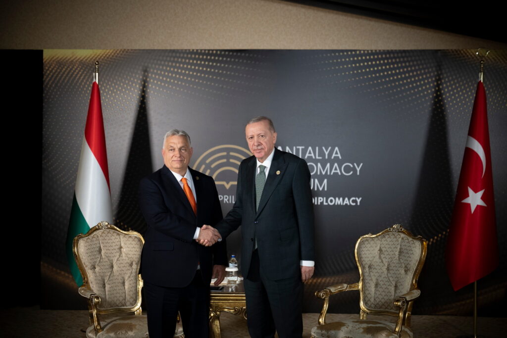 Törökországba utazik Orbán Viktor – így néz ki az „elszigetelődés” 2025-ben + VIDEÓ ORBÁN Viktor; ERDOGAN, Recep Tayyip