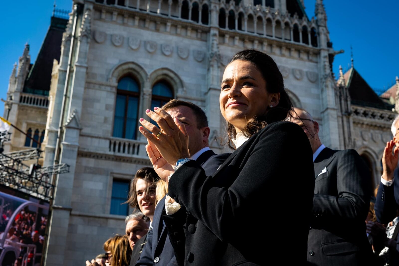 Novák-Katalin-Kossuth-Tér-pápalátogatás