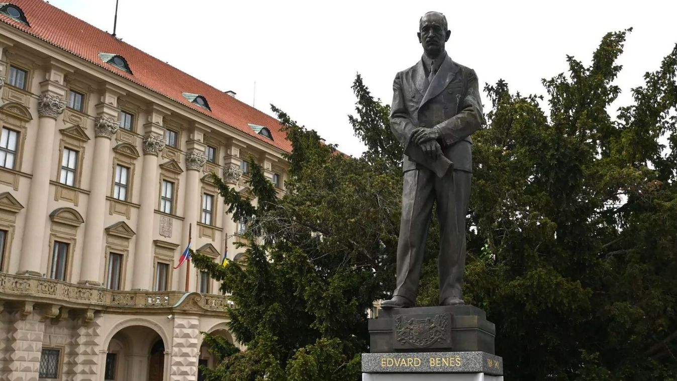 Edvard Benes szobor