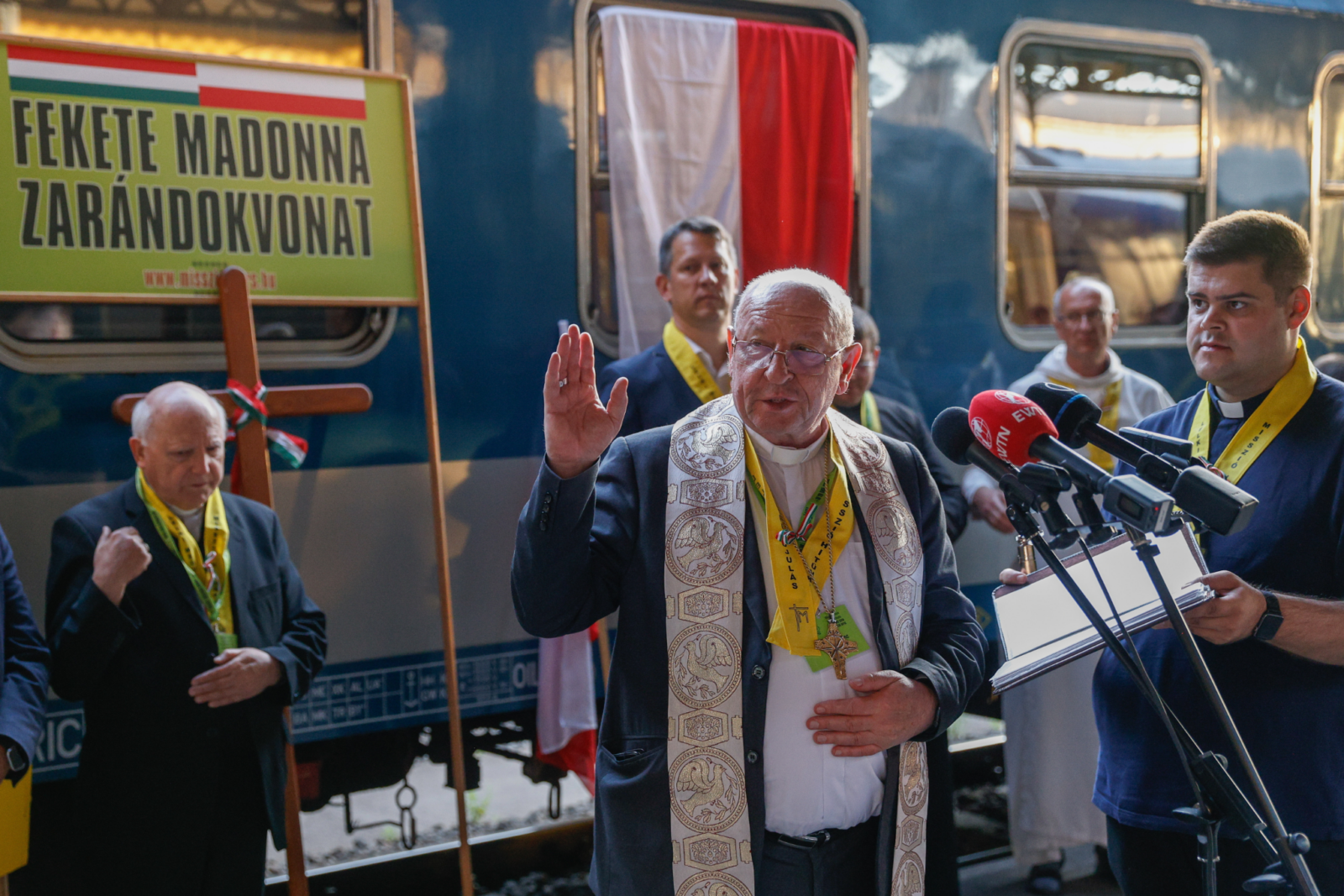 fekete-madonna-zarándokvonat