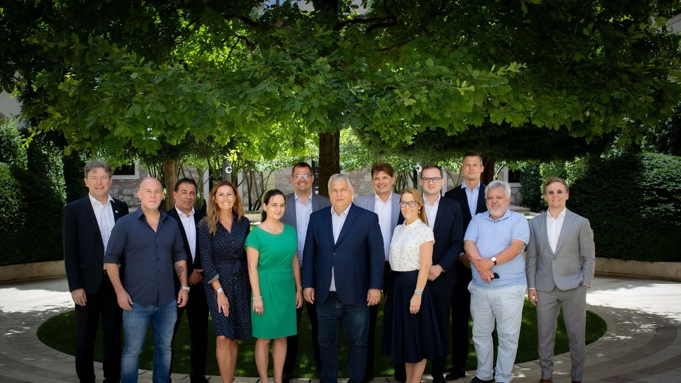 első-digitális-polgári-kör