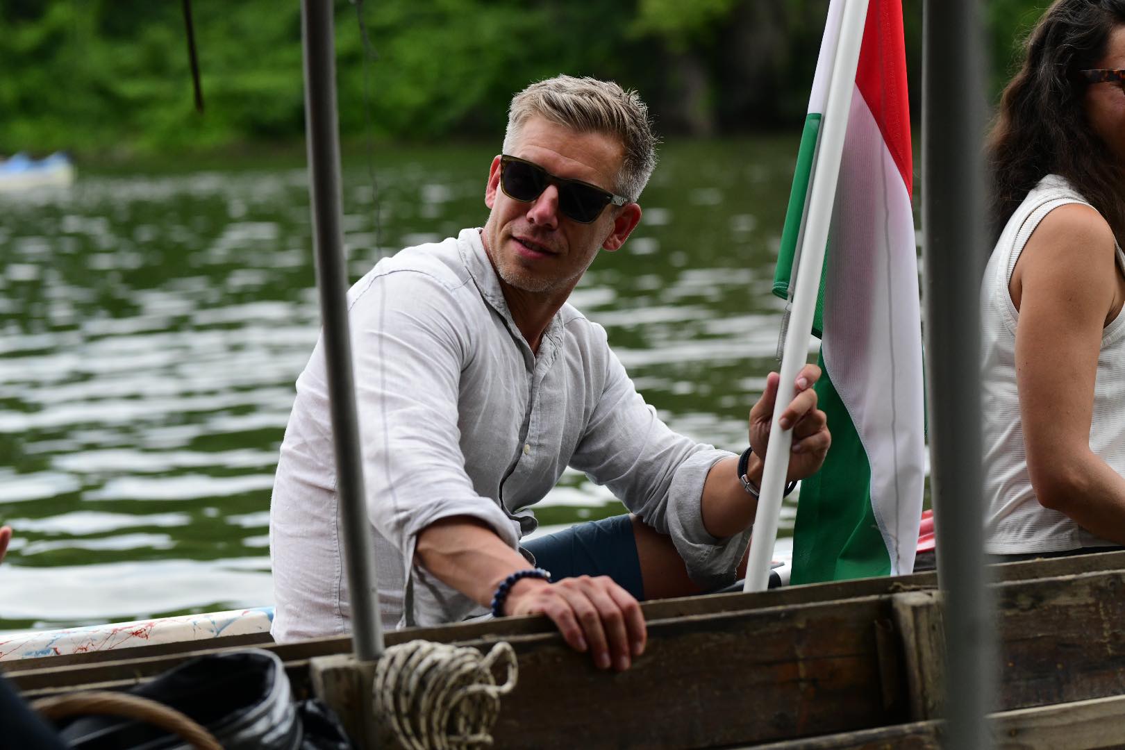 Magyar-Péter-csónakban