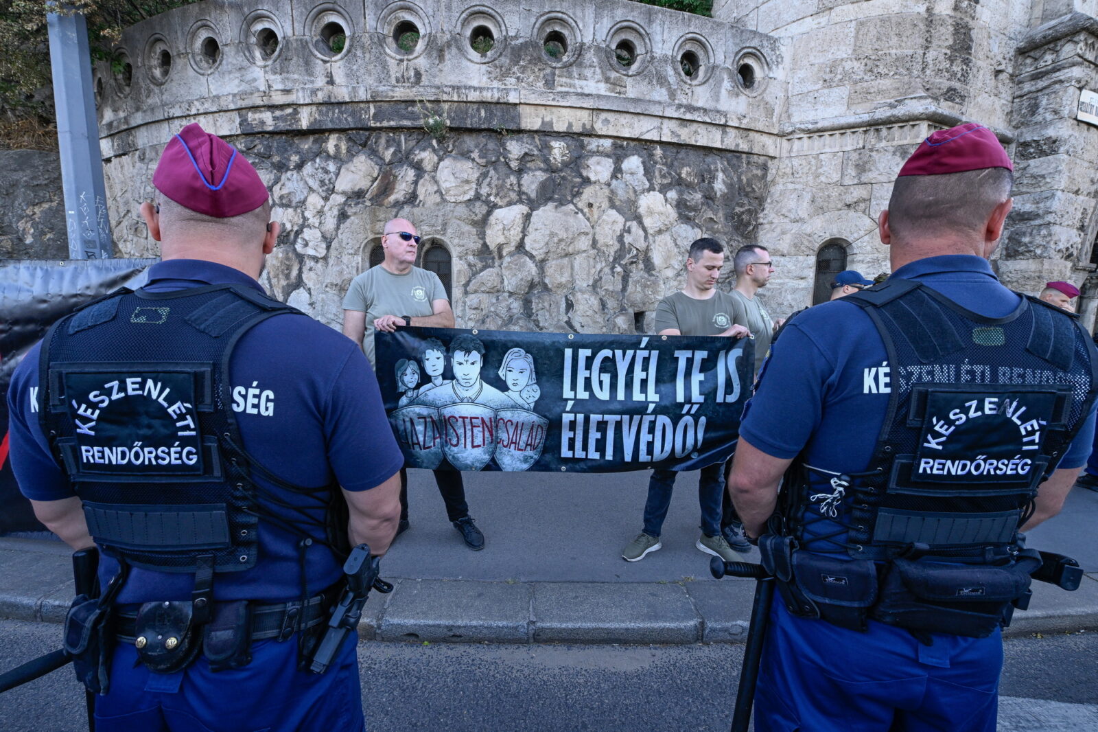budapest-pride-ellentüntetés rendőrség