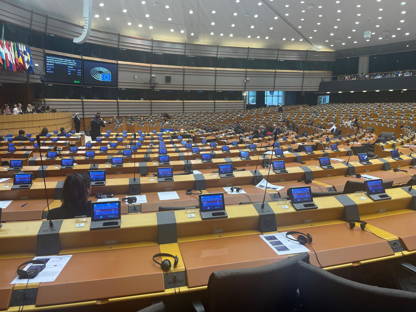 európai-parlament-ülésterem