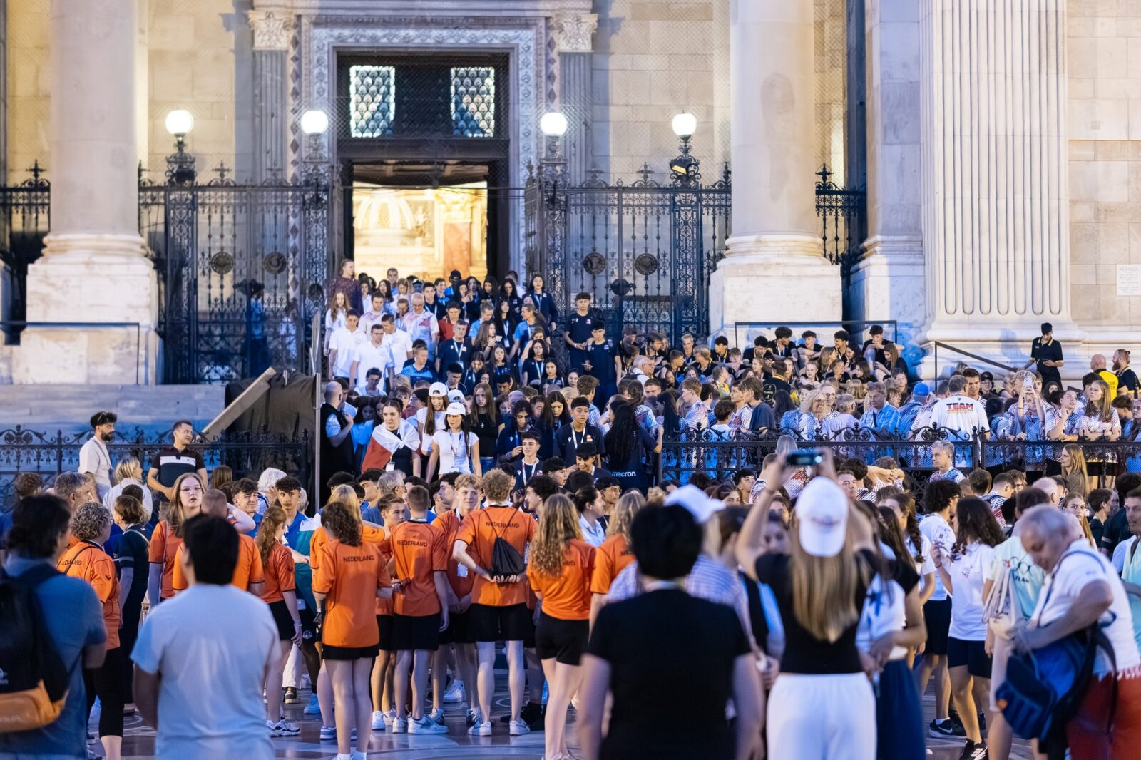 szentmise-a-találkozó-rséztvevőivel