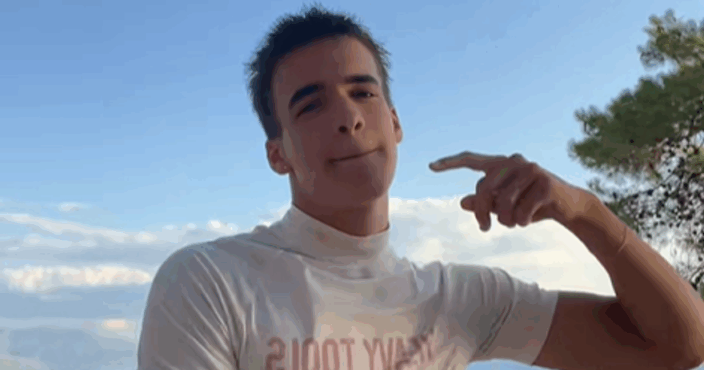 Rapkarrierbe kezdett Novák Katalin fia Suhantz