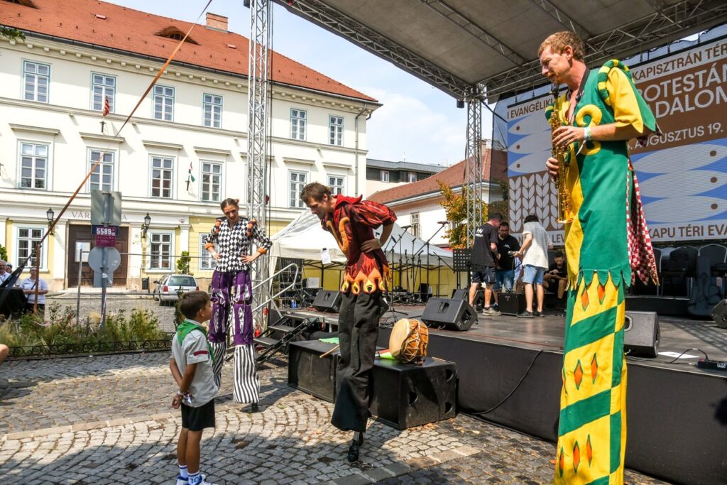 Protestáns-sokadalom-aug-20-2024