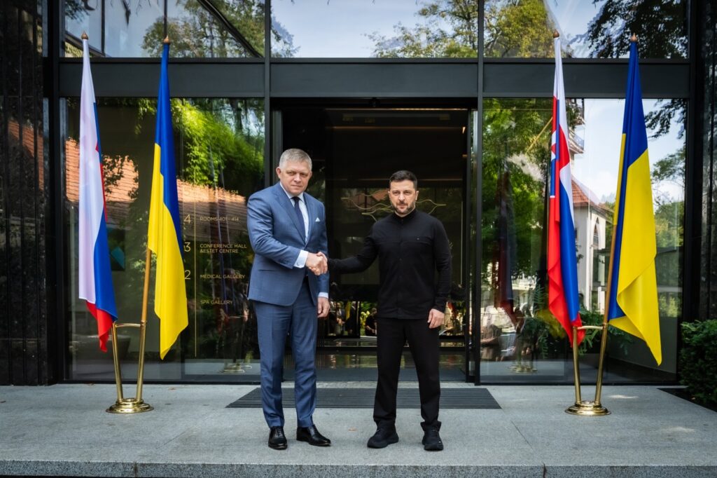 Robert Fico es ZELENSZKIJ, Volodimir