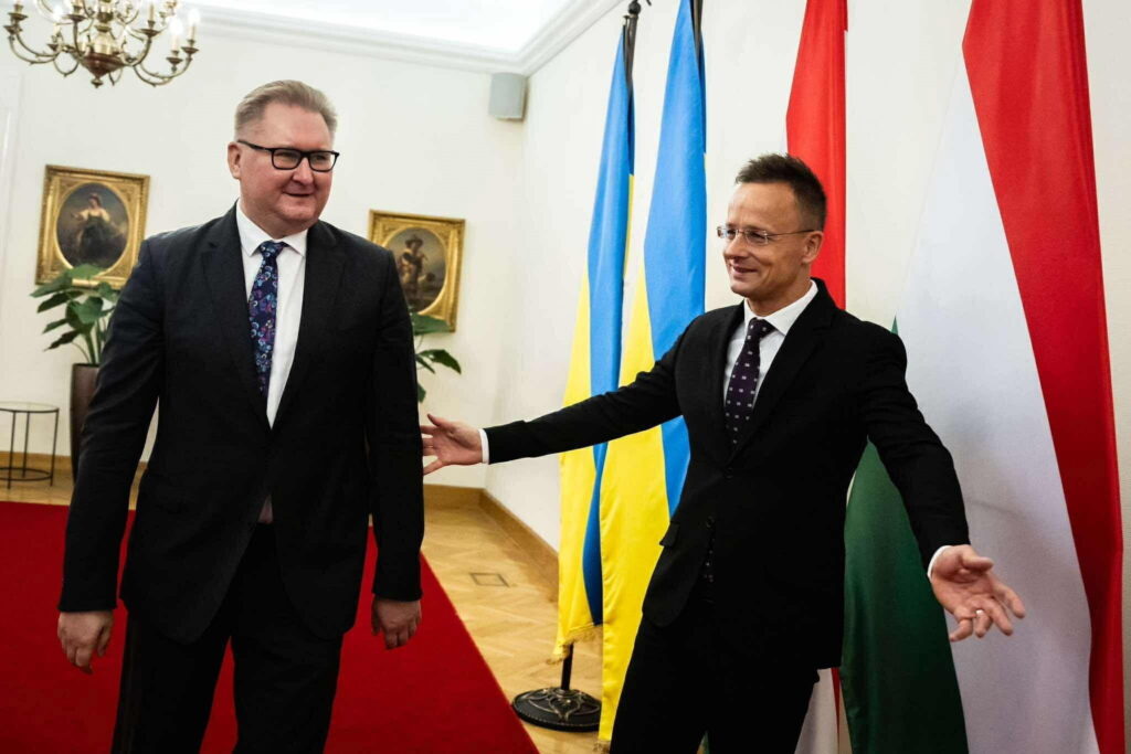 SZIJJÁRTÓ Péter; KACSKA, Tarasz