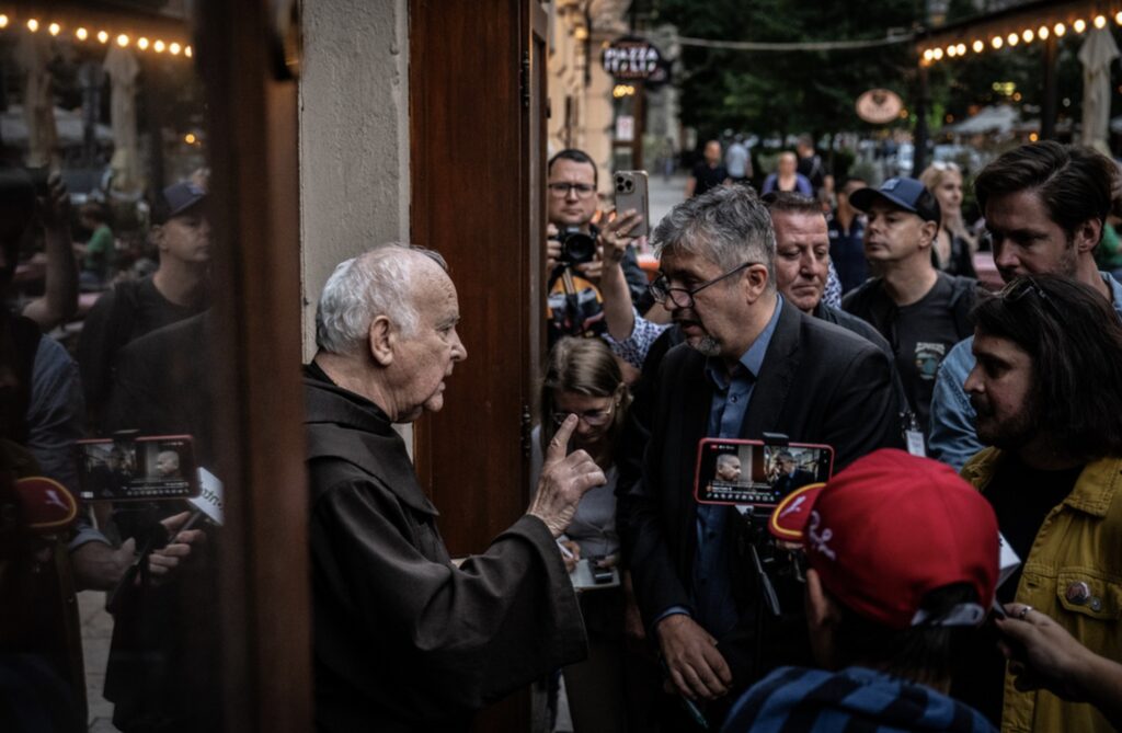 hadházy ákos pap eroszak