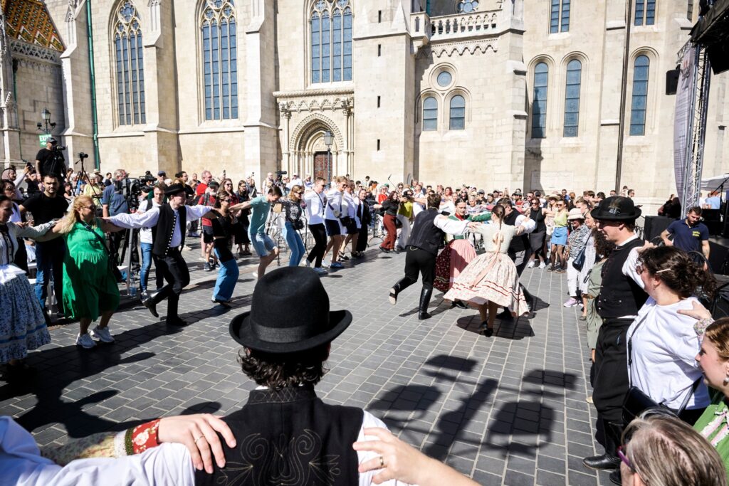 néptánc - Sereglés - Csoóri Sándor Program