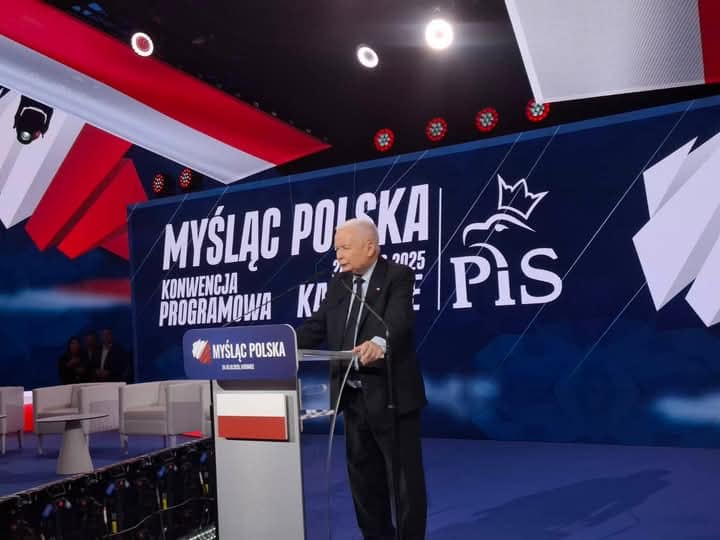 Kaczynski a „fegyverkező demokrácia” irányába indulna Jaroslaw-Kaczynski.jpg