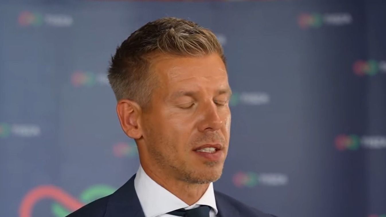 Magyar-Péter-lehunyt-szem