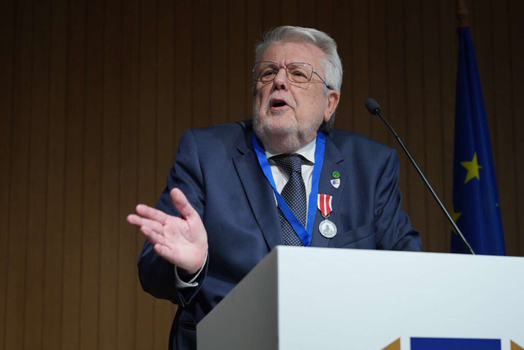 Hitünk, értelmünk, hazánk iránt érzett hűségünk győzelemre ítéltetik Csizmadia-László-PEuCET