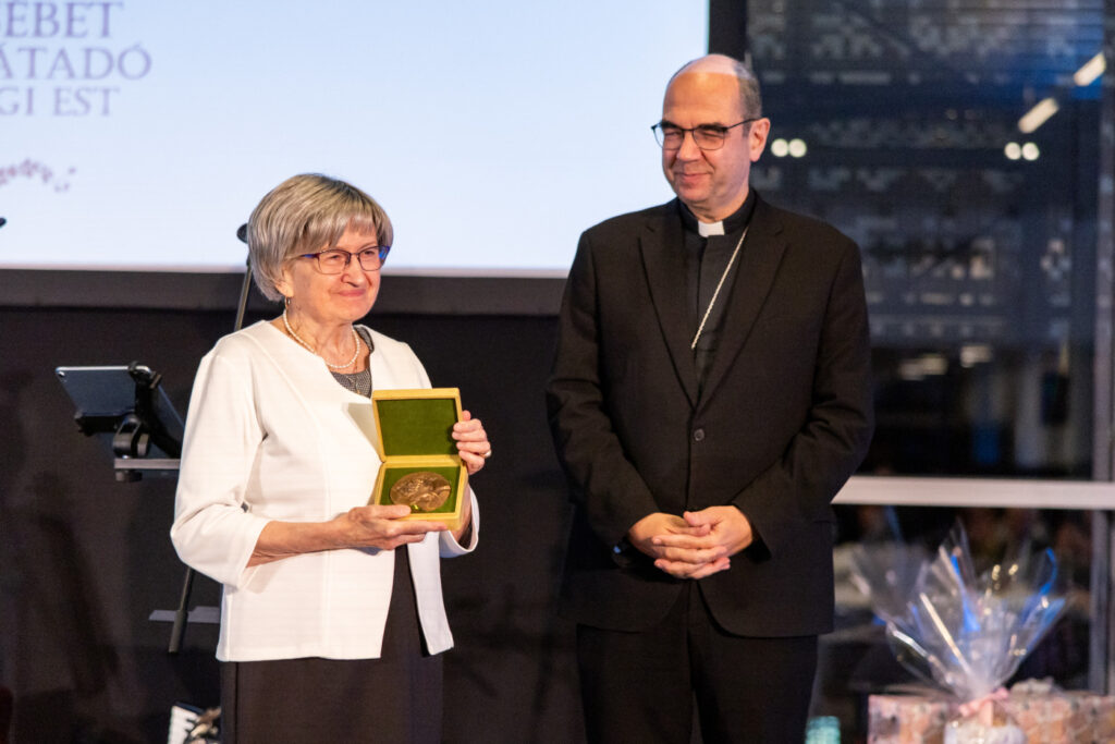 Szent Erzsébet rózsája-díj