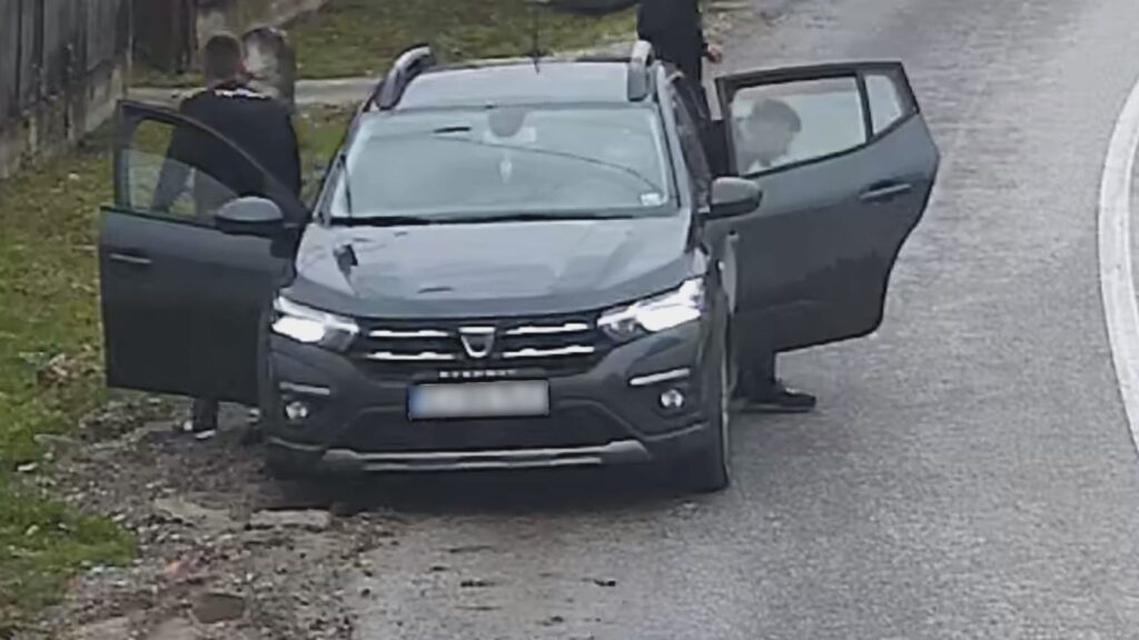 álarcosok-rongálták-a-székely-zászlókat