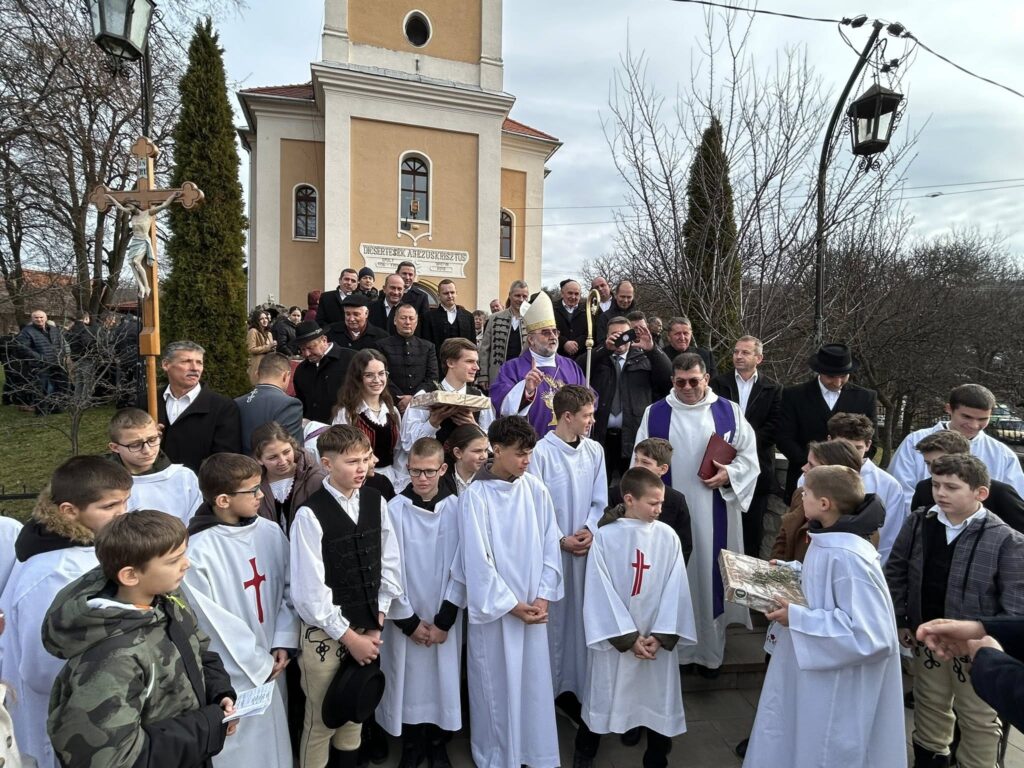 A családba, nemzetbe, kereszténységbe vetett hit erősítése a megmaradást segíti Soltész-Székelyszentkirály