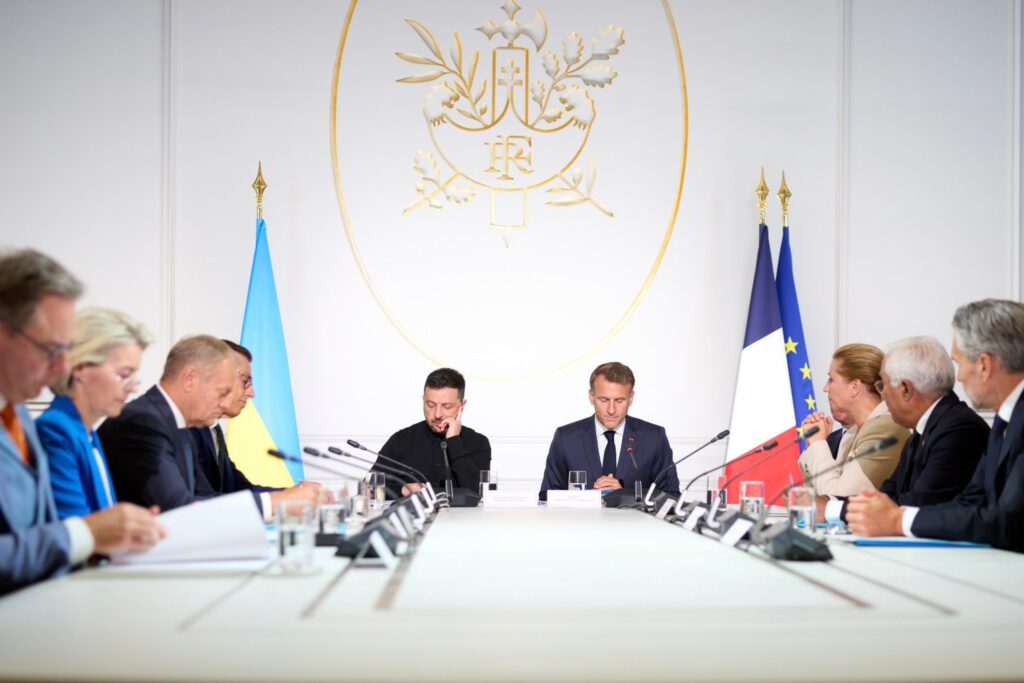 Európa bukja a legtöbbet a vesztésre álló ukrán háború főrészvényeseként Volodimir Zelenszkij európai unió macron