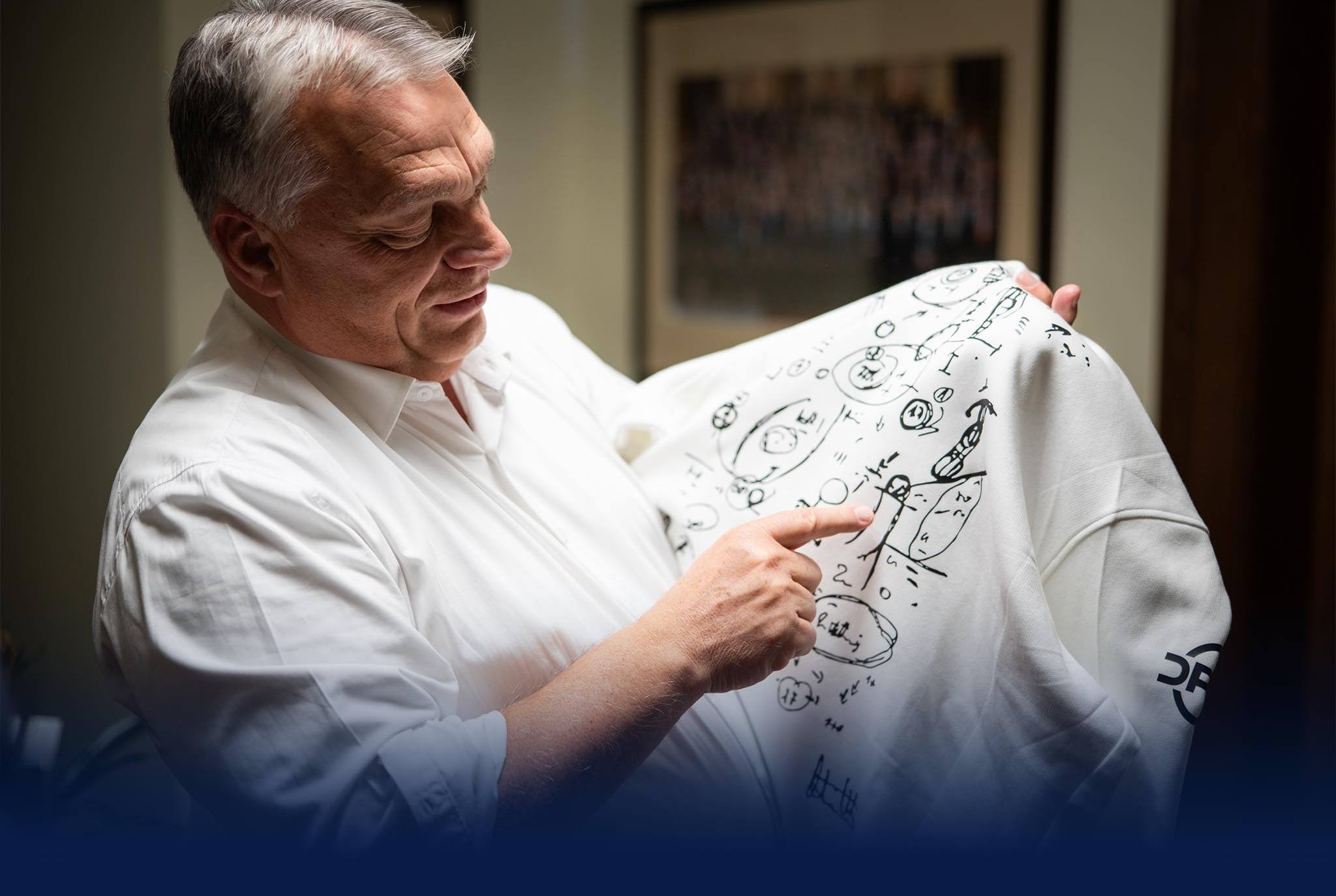 orbán viktor pulcsi