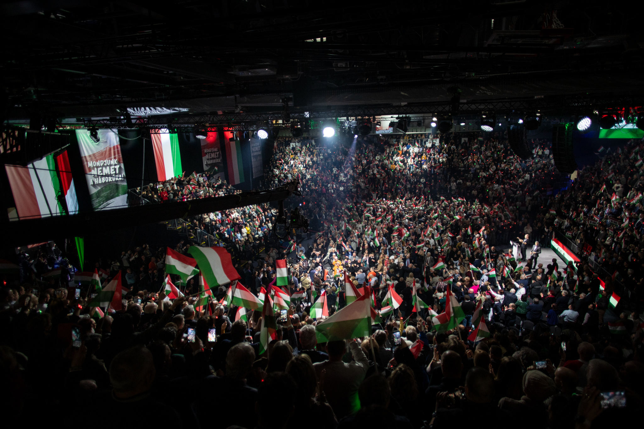 miskolci-háborúellenes-gyűlés