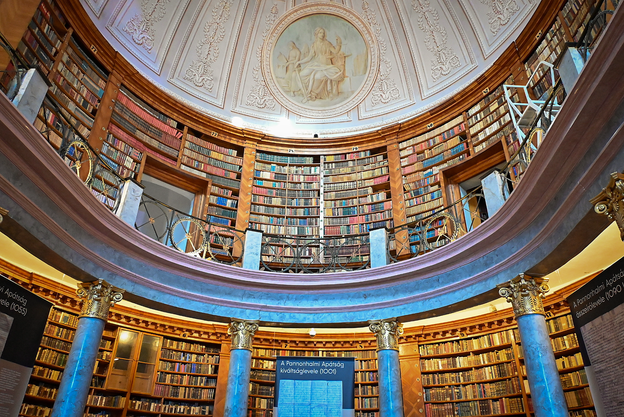 pannonhalmi-könyvtár