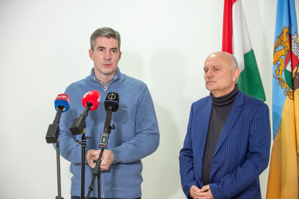 MÓRING József Attila; KOCSIS Máté