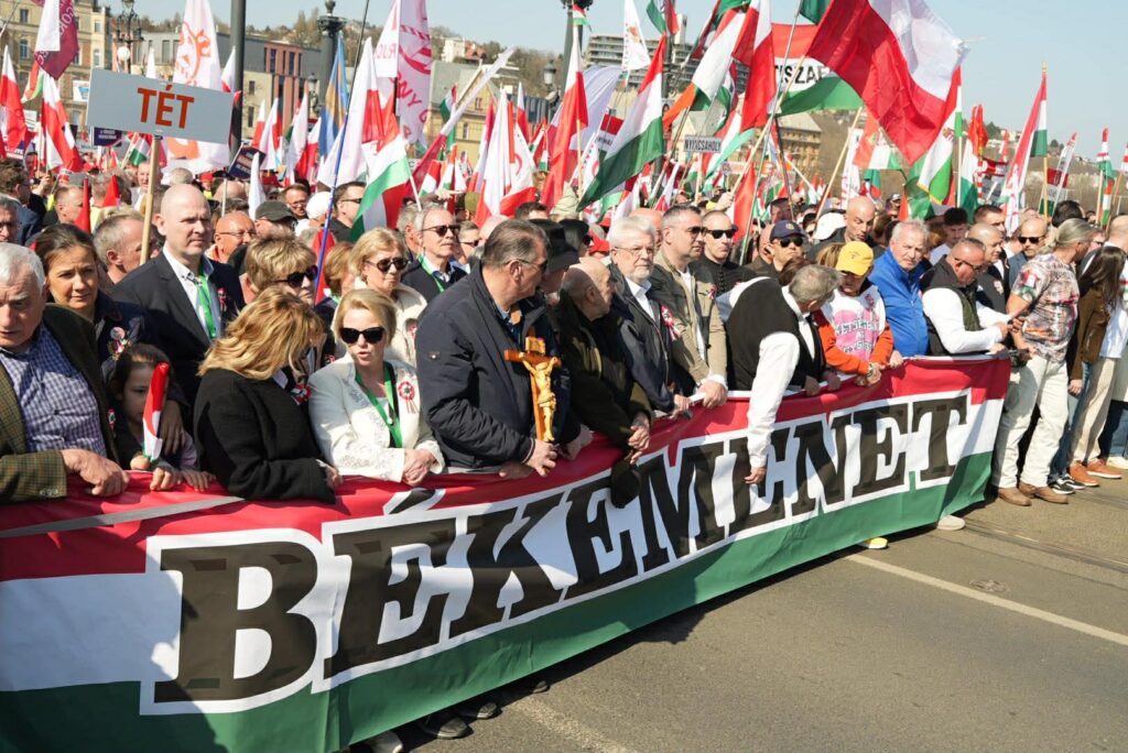 Békemenet-eleje-molinó