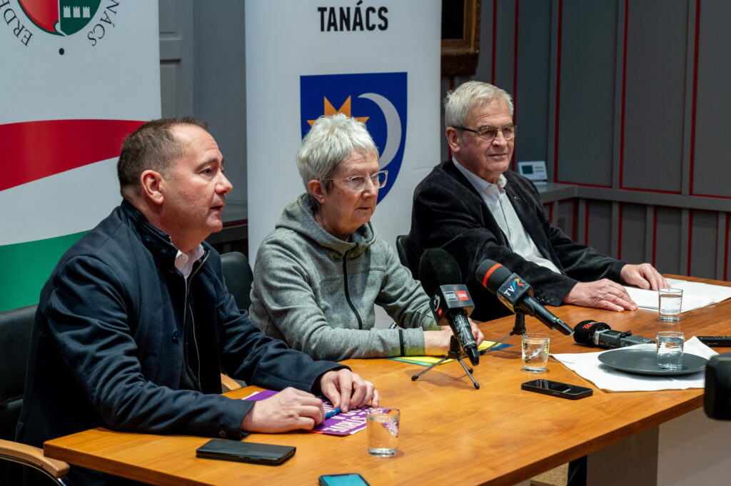 SZILÁGYI Zsolt; TÕKÉS László