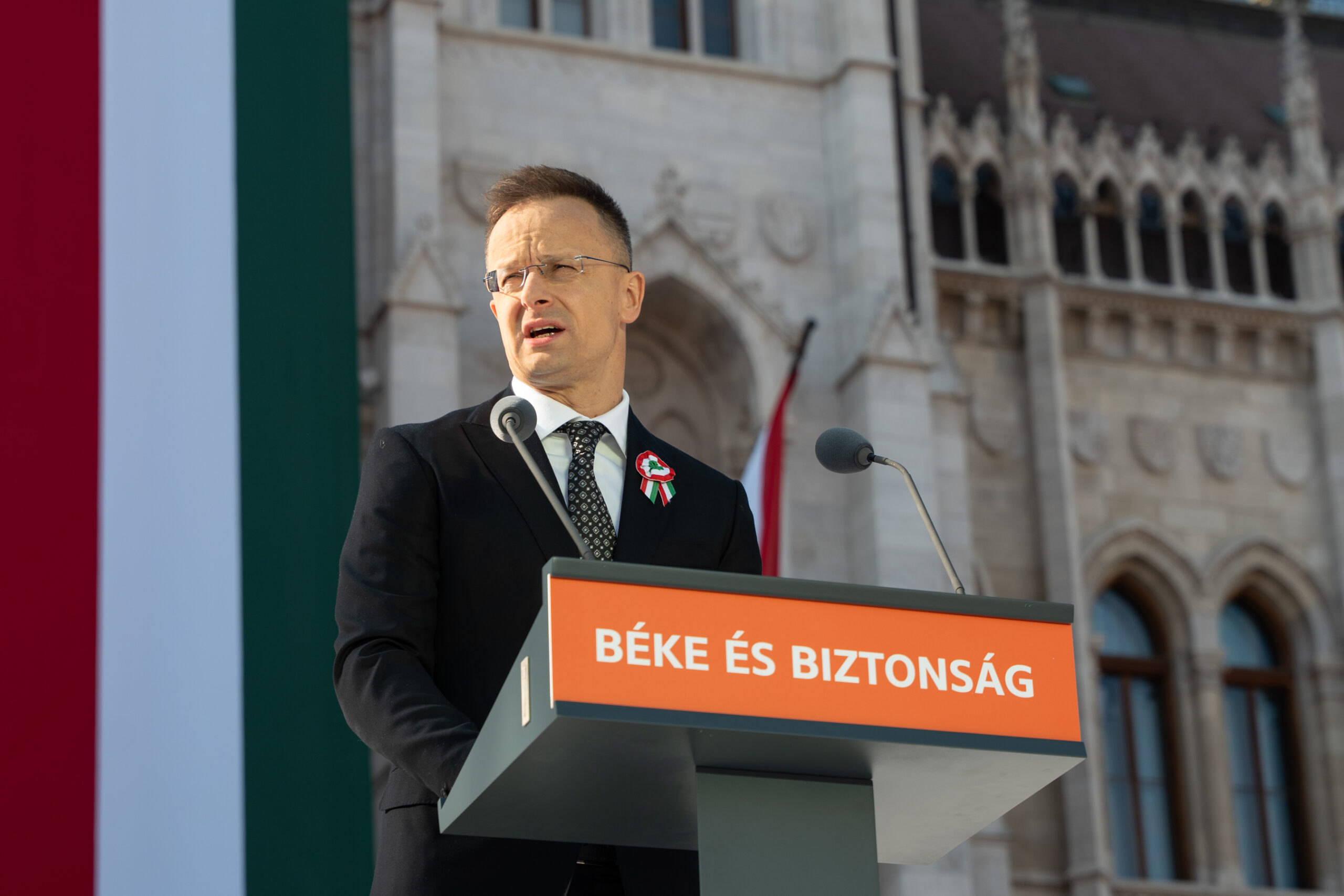 Szijjártó-Péter-márc-15-teljes