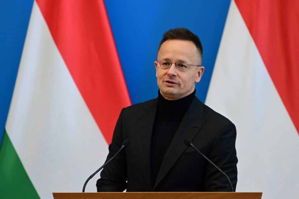 SZIJJÁRTÓ Péter