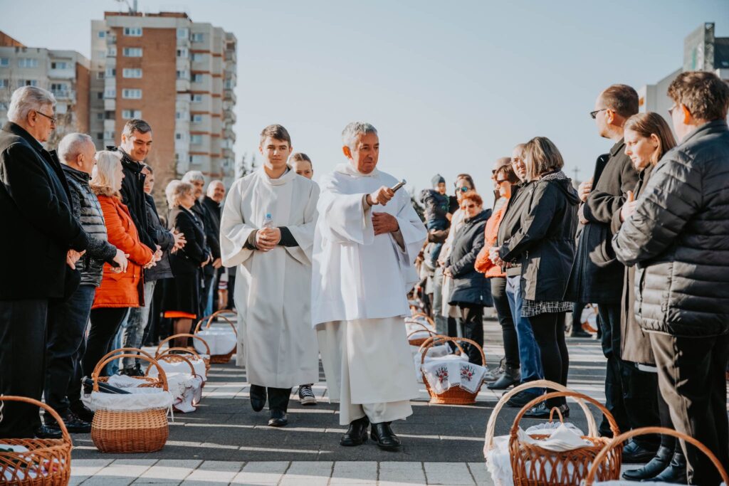 Csíkszereda húsvét ételszentelés