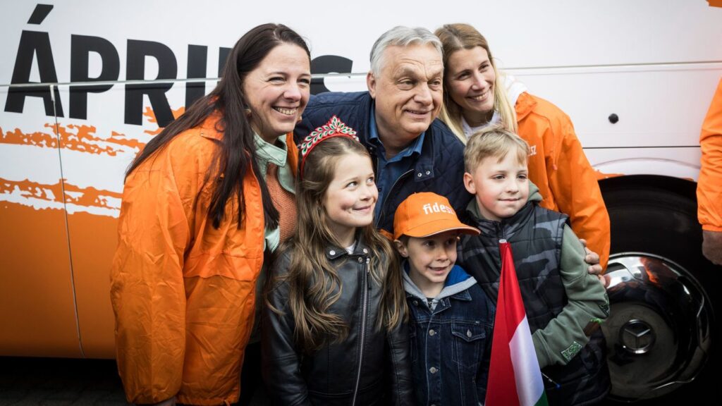 Orbán-egymillió-kézfogás
