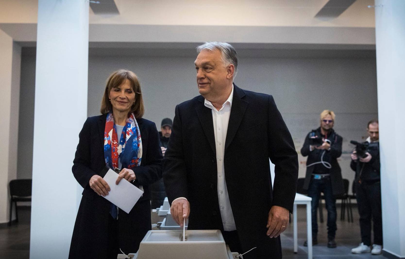 Orbán Viktor szavaz
