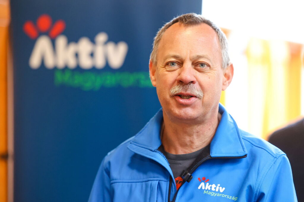 RÉVÉSZ Máriusz