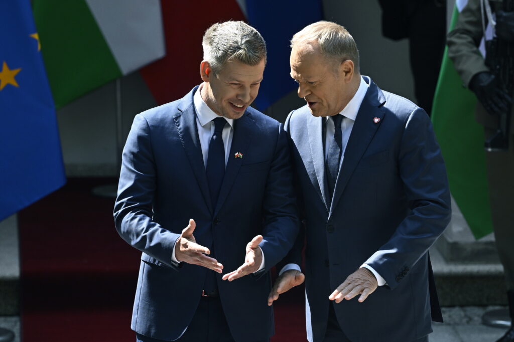 TUSK, Donald; MAGYAR Péter