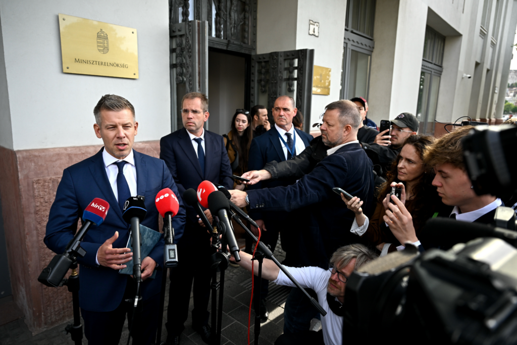 Magyar-Péter-átadás-átvétel