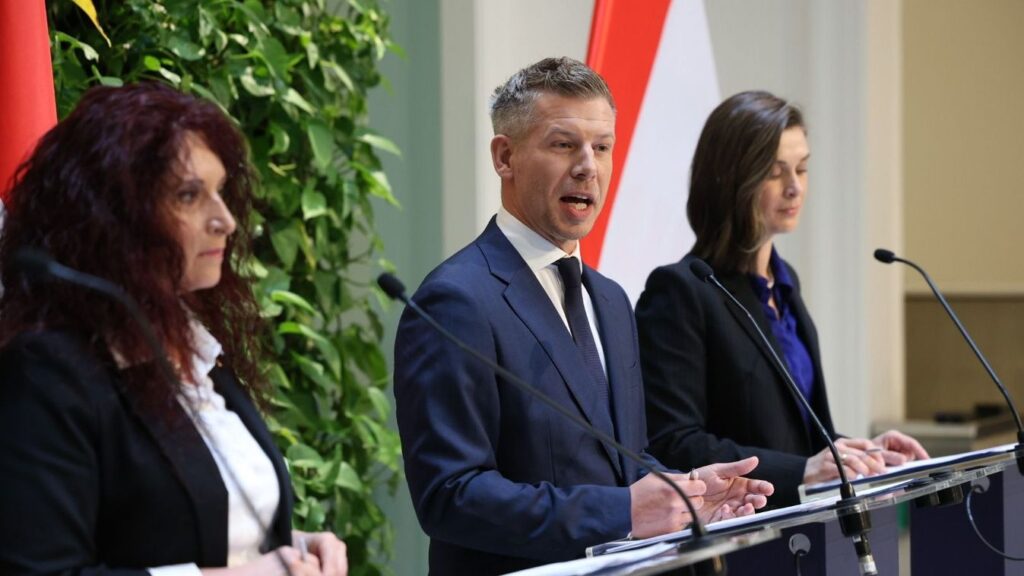 Magyar-Péter-kormányszóvivői-tájékoztató