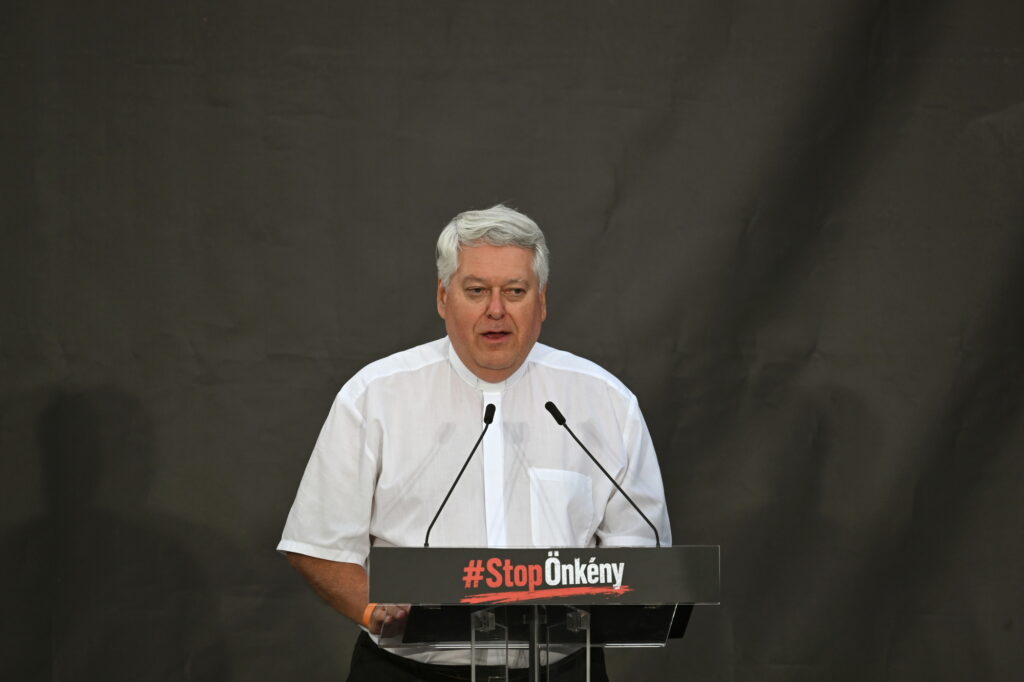 OSZTIE Zoltán