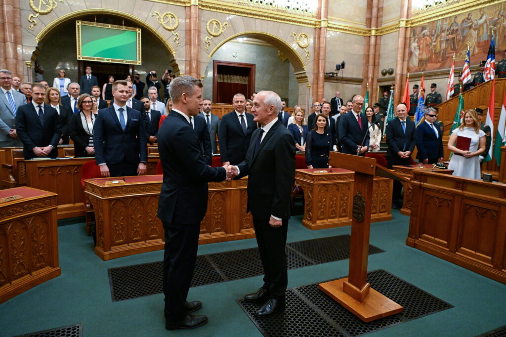 BAKA András; MAGYAR Péter