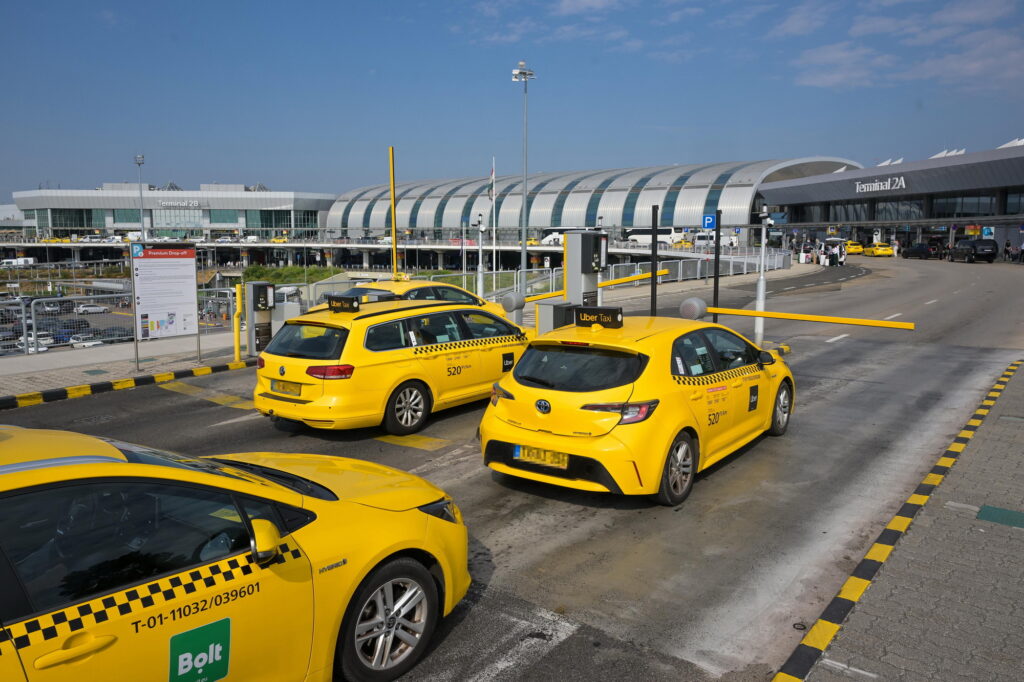 liszt ferenc repülőtér taxik ferihegy